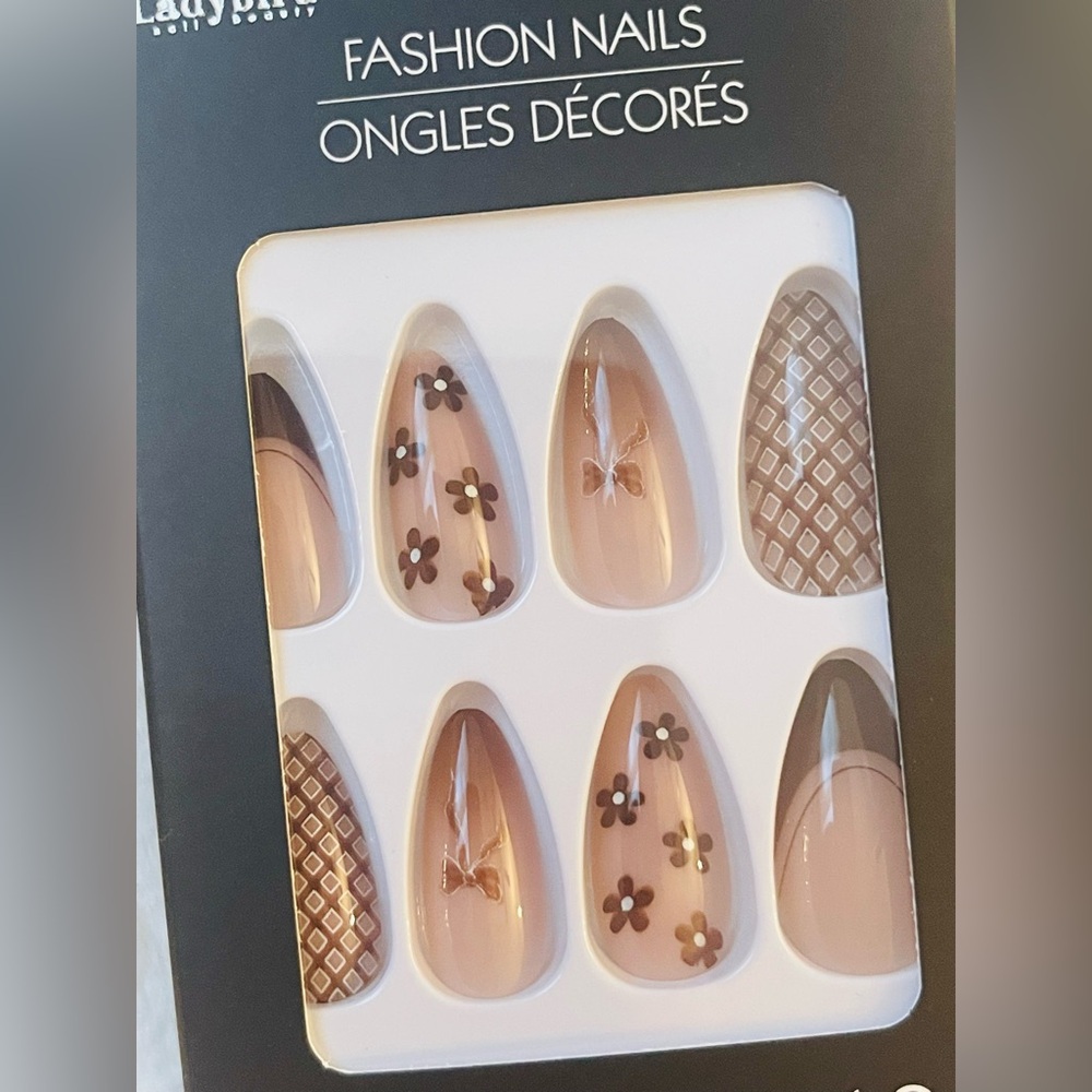 🧡🤎Fashion Nails Press-On Set - Nude and Black - Picture 5 of 9